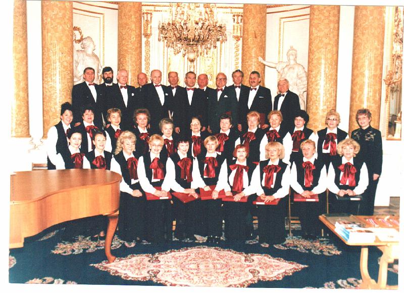 docu0145.jpg - Nadanie Orderów Polonia Mater Nostra Est
Koncert w Zamku Królewskim
1999 r.